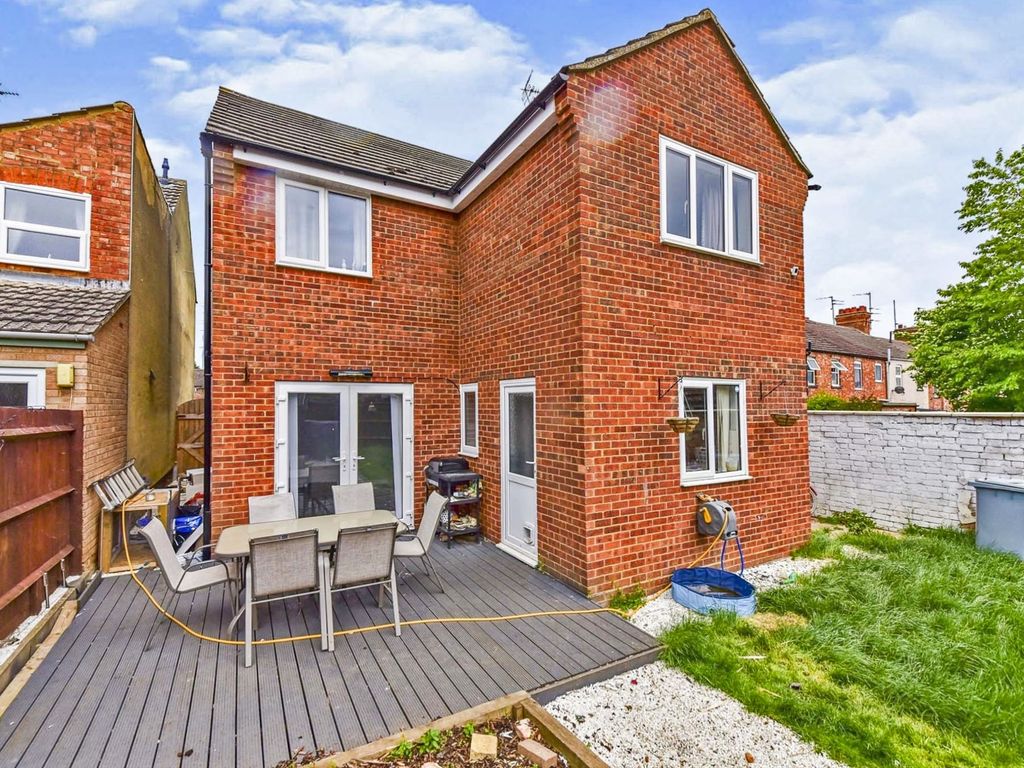 4 bed detached house for sale in Rosebery Street, Burton Latimer