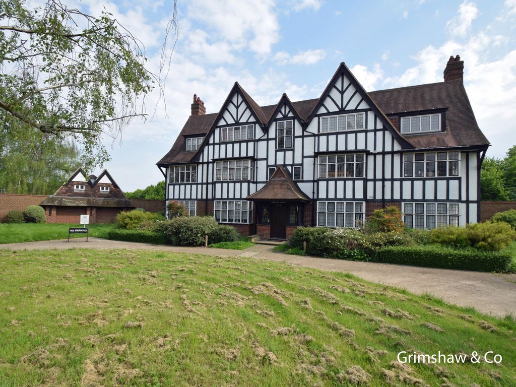 3 bed flat for sale in Court, Hanger Hill Garden Estate, West