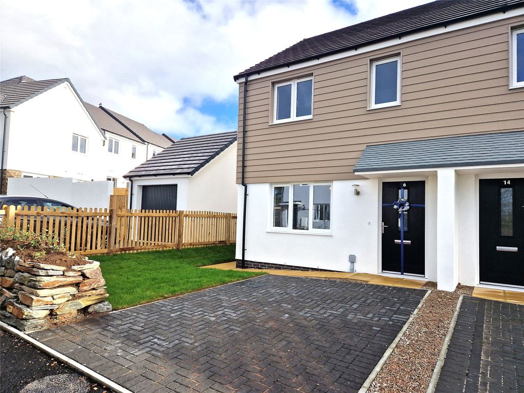 2 bed semidetached house to rent in Cricket Field Crescent, Hayle