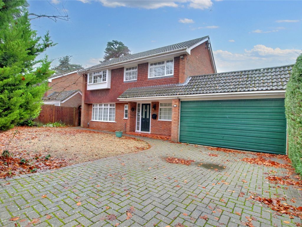 4 bed detached house for sale in Guildford Road, Fleet, Hampshire GU51 Zoopla