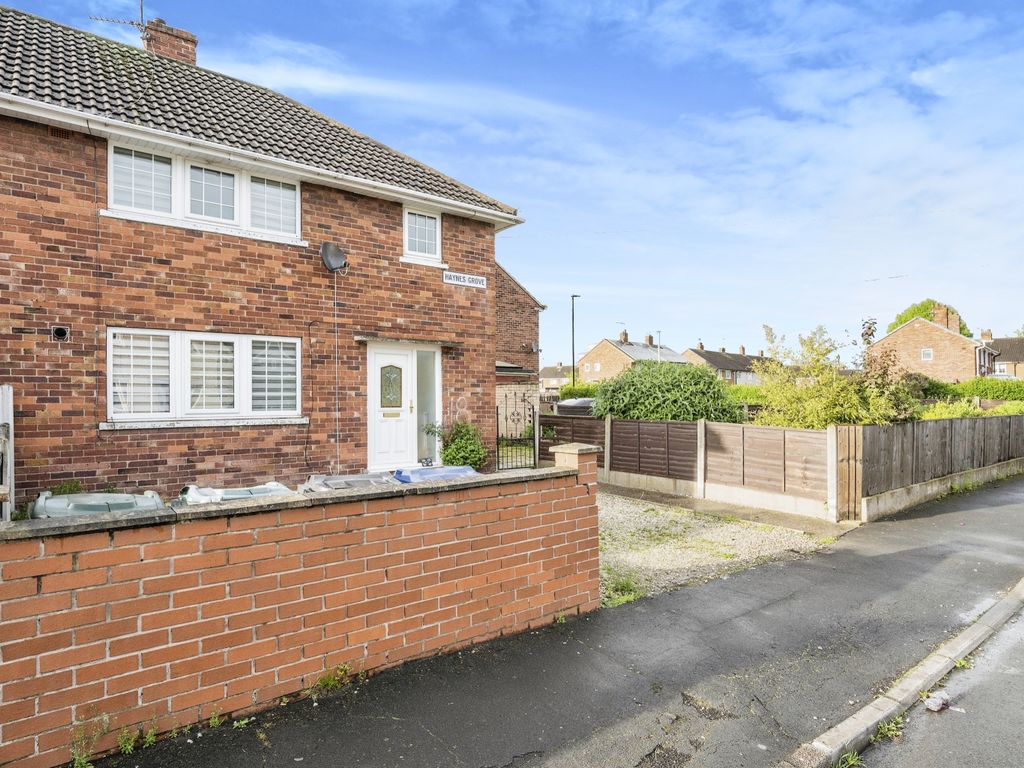 3 bed semidetached house for sale in Haynes Grove, Thorne, Doncaster