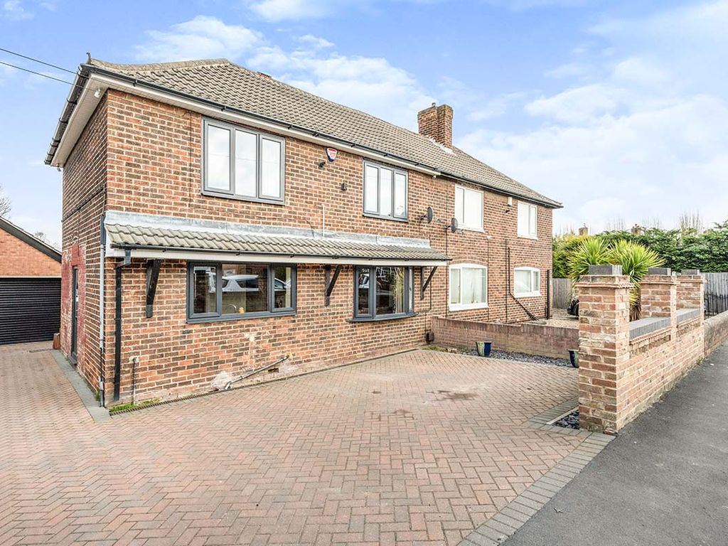 4 bed semidetached house for sale in West End Lane, Rossington