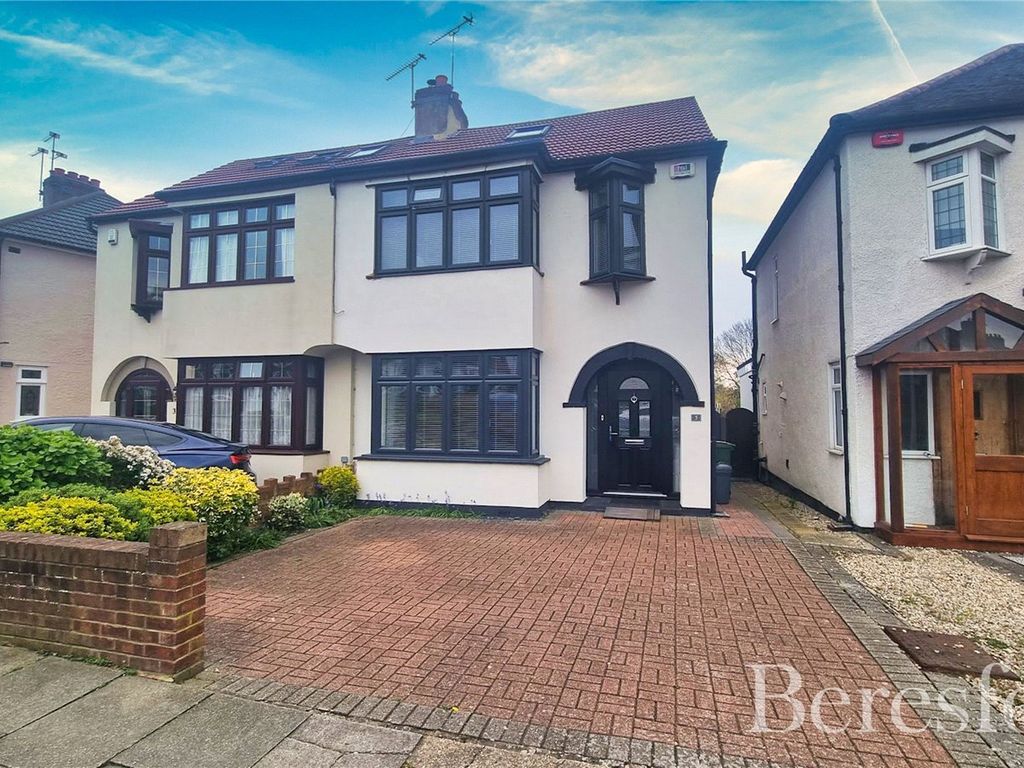 4 bed semidetached house for sale in Lodge Avenue, Gidea Park RM2 Zoopla