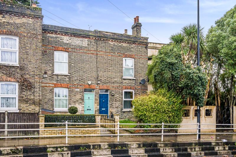 3 bed terraced house for sale in Latchmere Road, London SW11 Zoopla