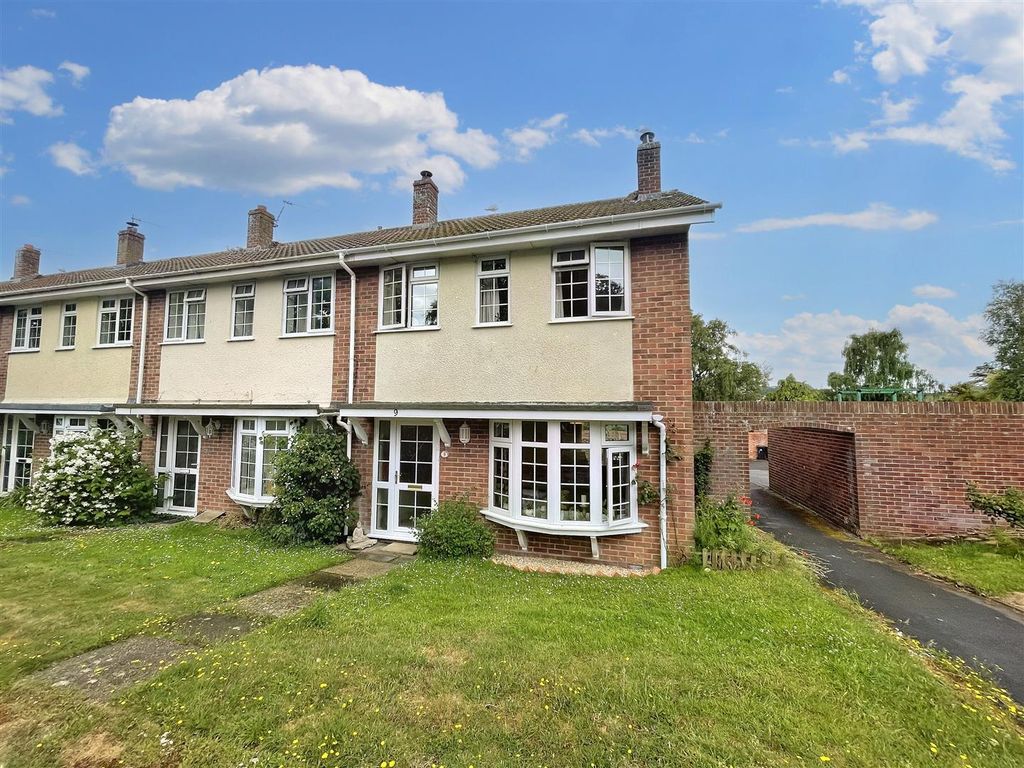 3 bed end terrace house for sale in East Road Business Park, East Road