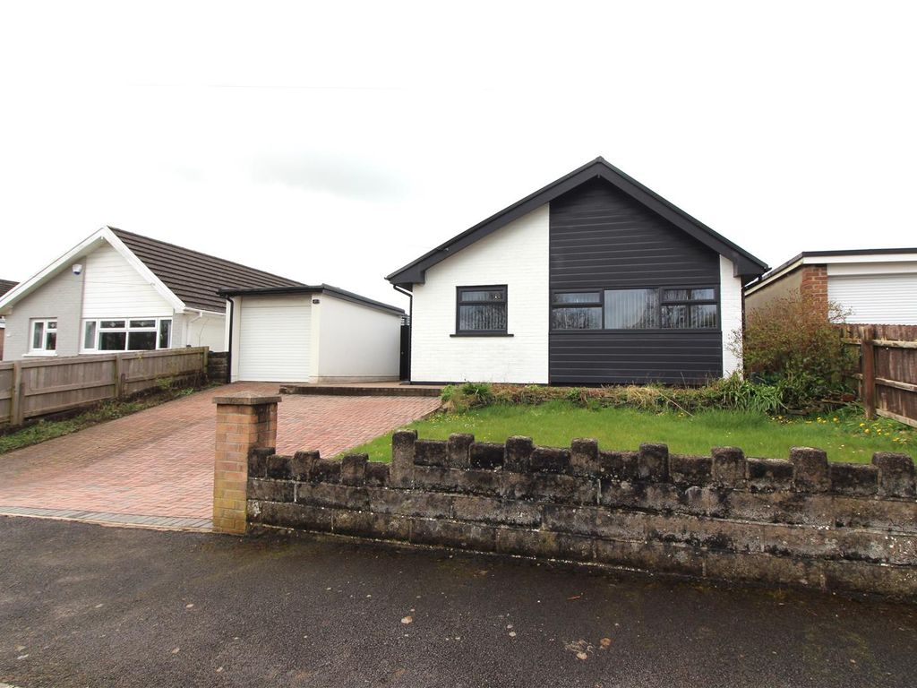 3 bed detached bungalow for sale in Elim Way, Pontllanfraith, Blackwood