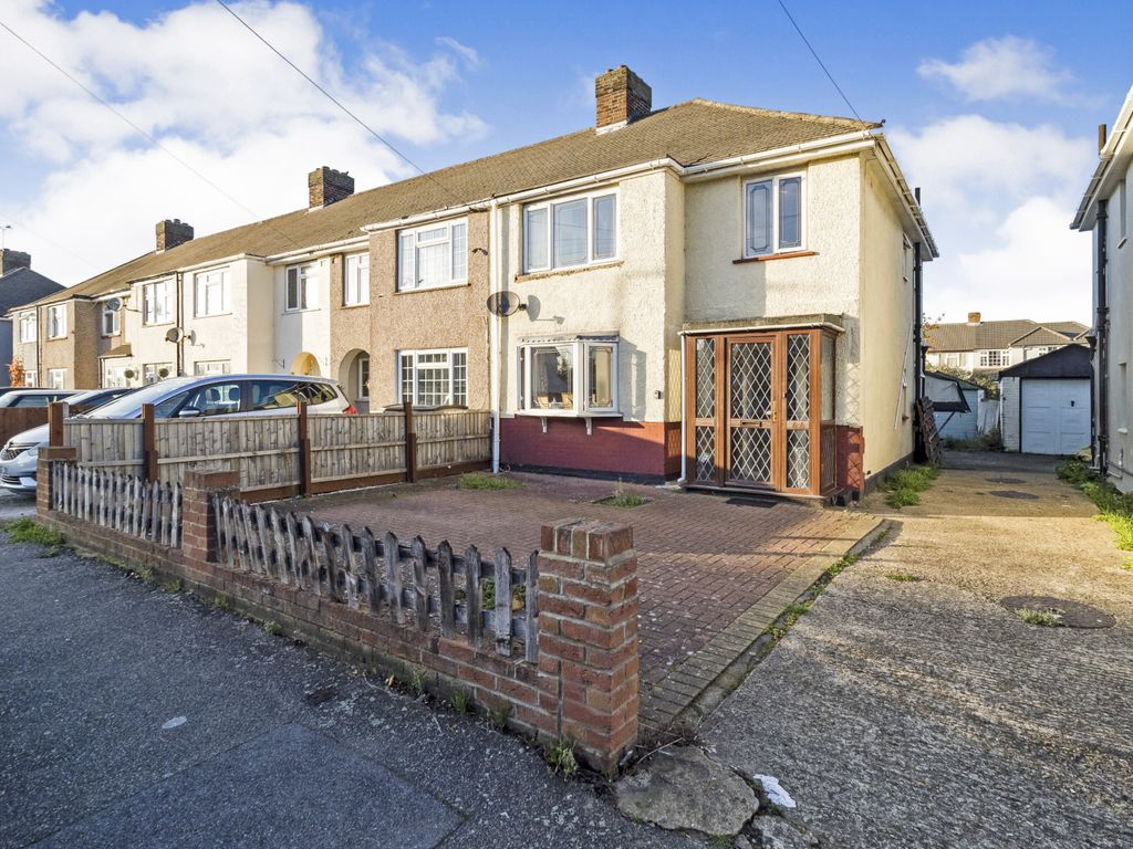 3 bed end terrace house for sale in Carnforth Gardens, Hornchurch RM12