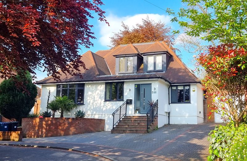 4 bed detached house for sale in London Road, Chalfont St. Giles HP8, £