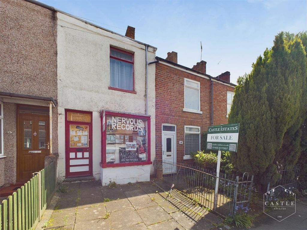 4 bed terraced house for sale in The Lawns, Hinckley LE10, £140,000