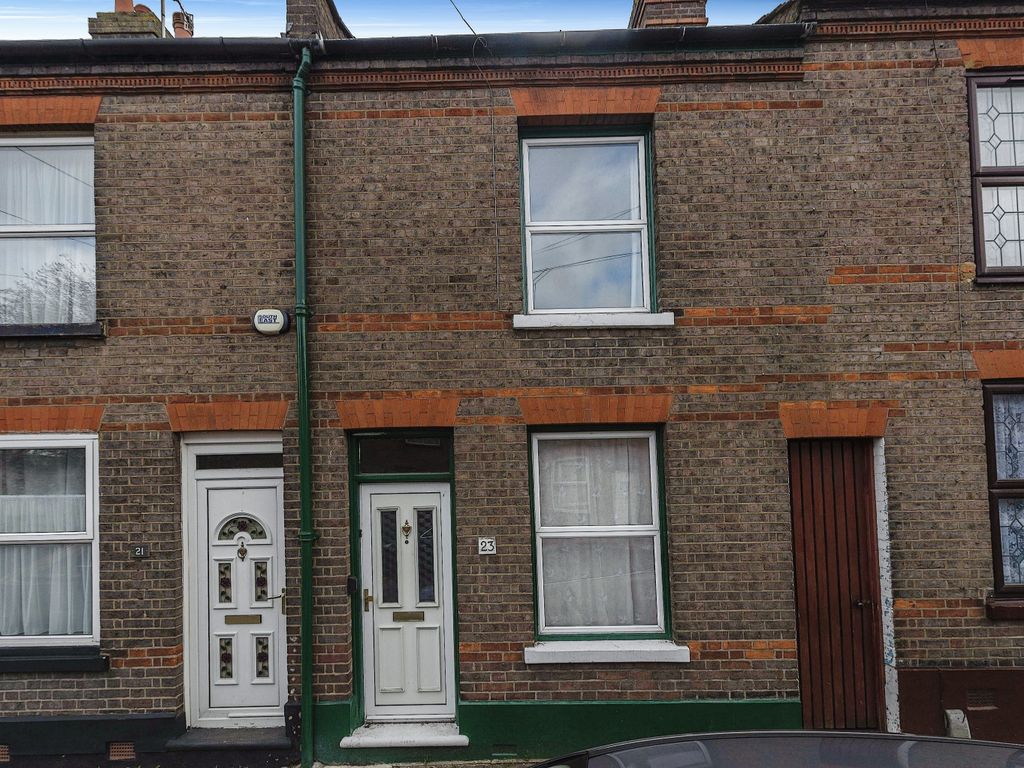 2 bed terraced house for sale in Cambridge Street, Luton, Bedfordshire