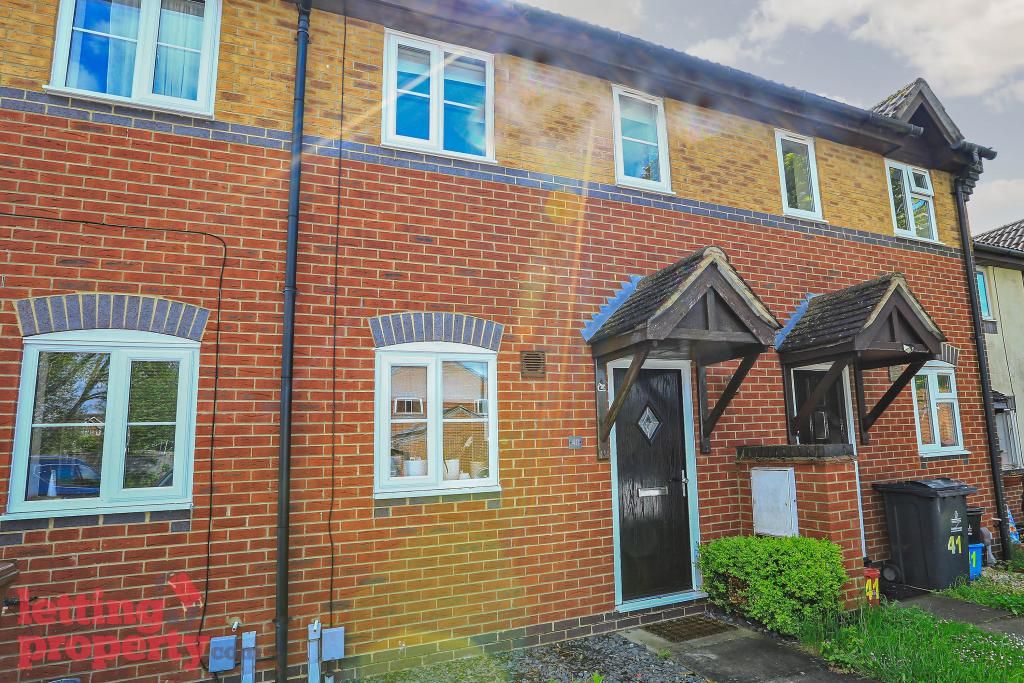 2 bed terraced house to rent in Chepstow Close, Stevenage SG1, £1,257