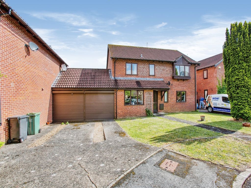 4 bed detached house for sale in Kingsway, Killams, Taunton TA1, £