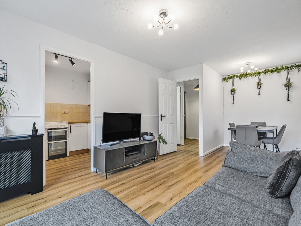 1 bed flat to rent in Simmonds Close, Bracknell, Berkshire RG42, £1,200