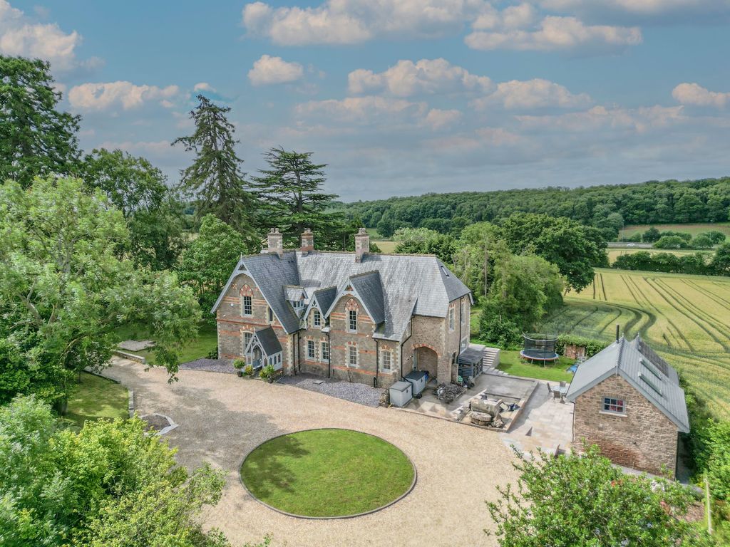 7 bed detached house for sale in Llanmartin, Newport NP18 Zoopla