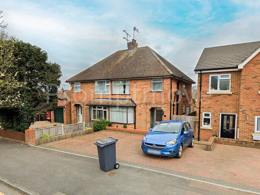 3 bed property to rent in Bullpond Lane, Dunstable LU6, £1,450 pcm Zoopla