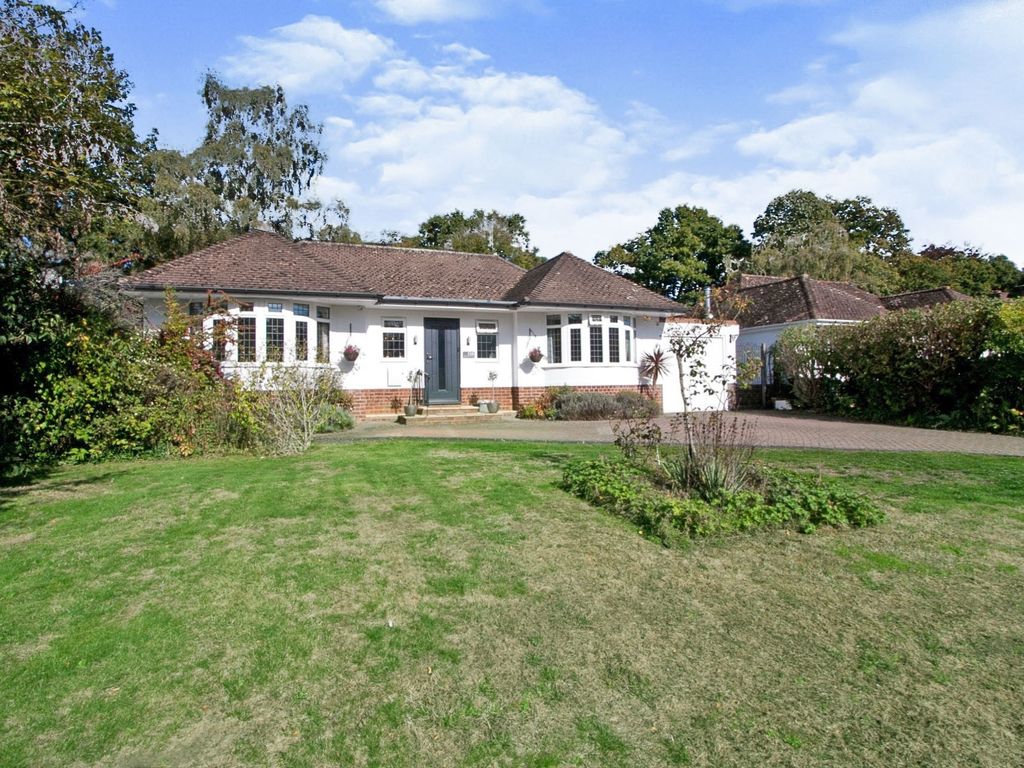 3 bed detached bungalow for sale in Hiltingbury Road, Chandler's Ford