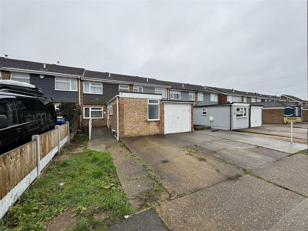 4 bed terraced house for sale in Morley Hill, Corringham, StanfordLe