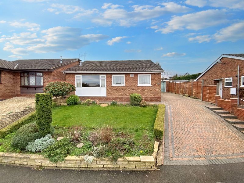 3 bed bungalow for sale in St. Marks Close, Worcester WR5, £290,000