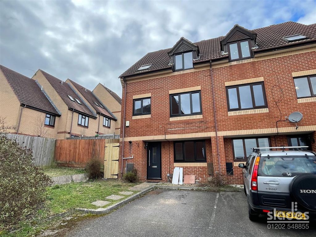 3 bed property to rent in Sixpenny Close, Parkstone, Poole BH12 Zoopla