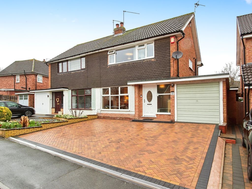 3 bed semidetached house for sale in Blythesway, Birmingham B48, £