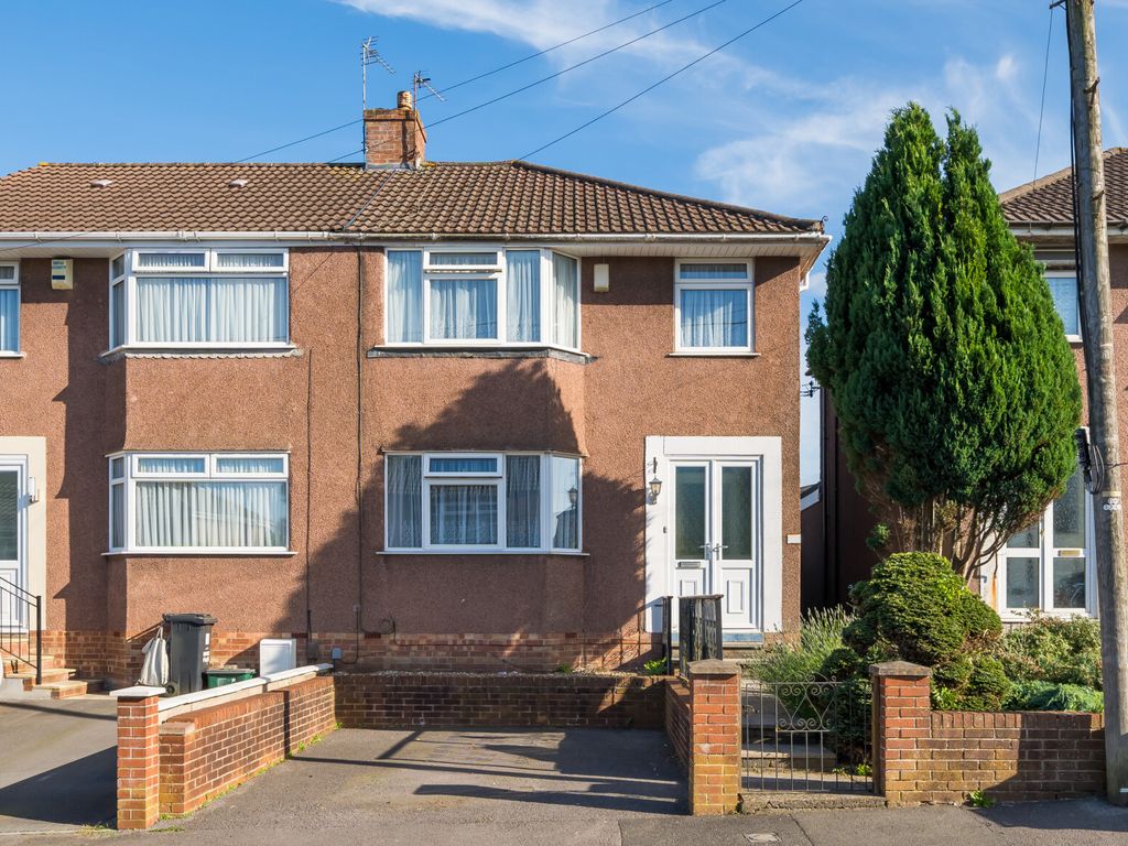 3 bed end terrace house for sale in Yew Tree Drive, Bristol