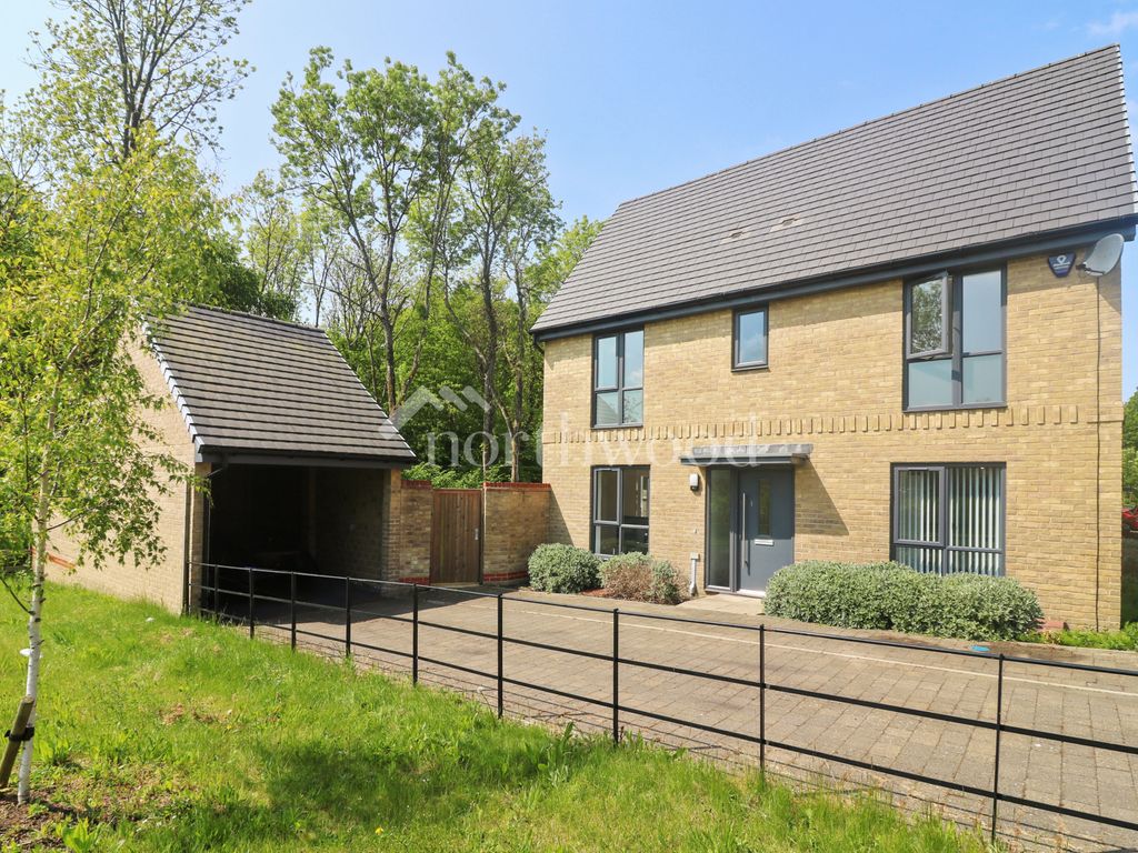 3 bed semidetached house to rent in John Haselden Crescent, Repton