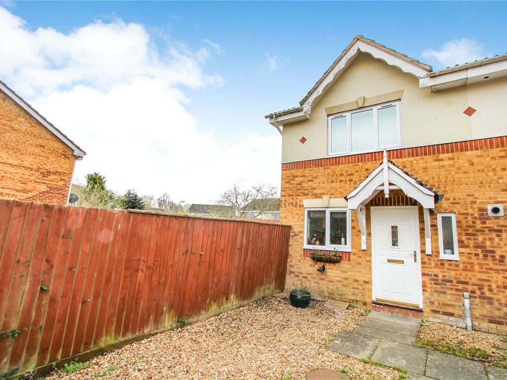 2 bed end terrace house for sale in Fletcher Close, Dibden, Southampton