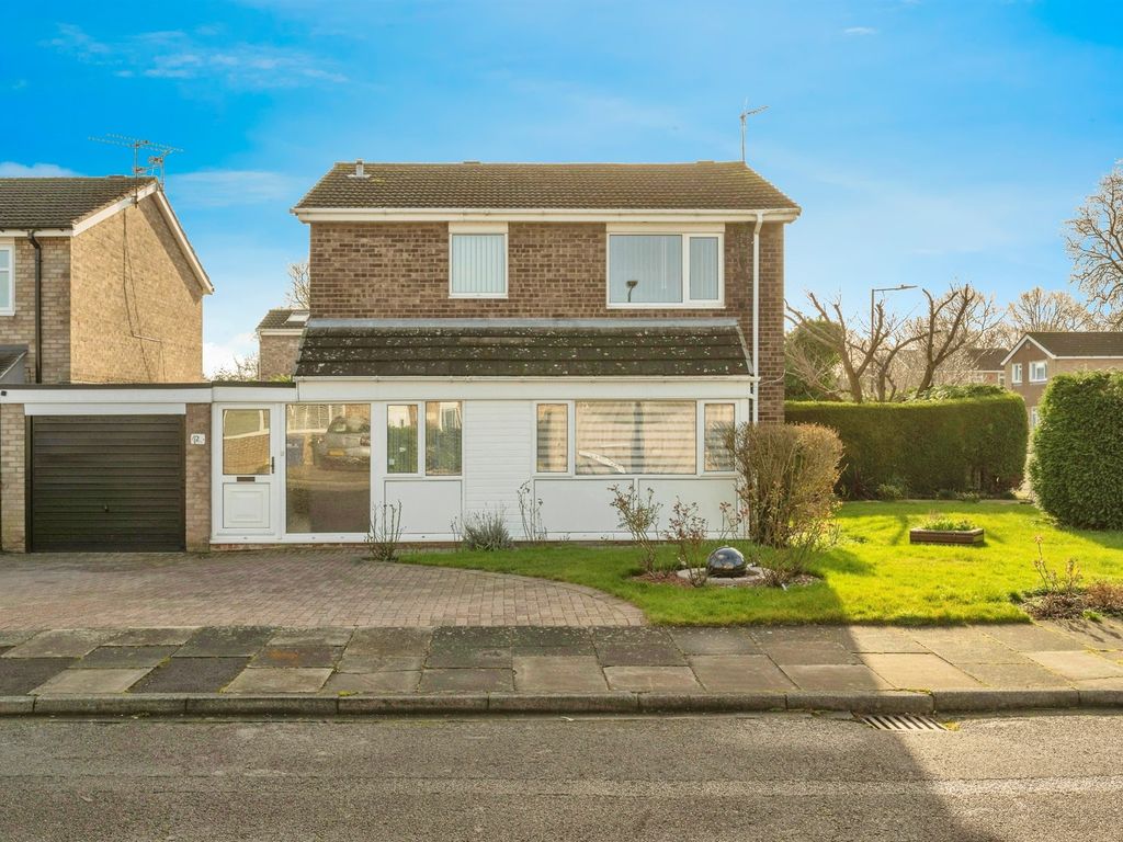 3 bed detached house for sale in Minster Close, Cantley, Doncaster DN4, £280,000 Zoopla