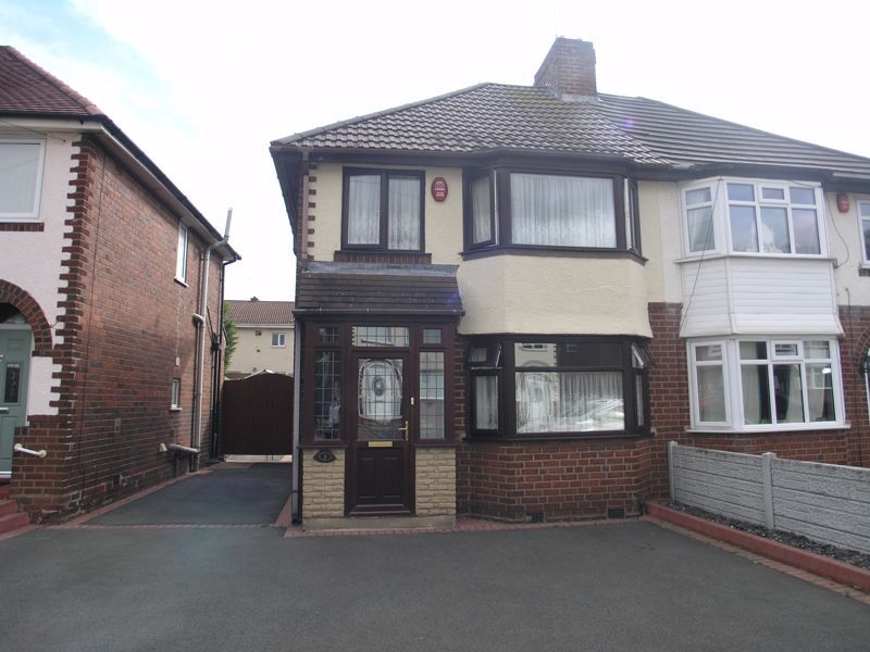 3 bed semidetached house for sale in Petersfield Drive, Rowley Regis