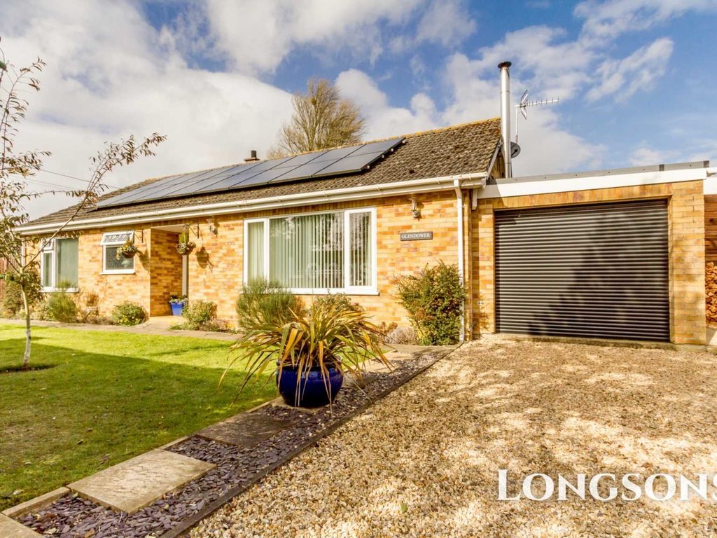 3 bed detached bungalow for sale in Chequers Lane, Saham Toney IP25