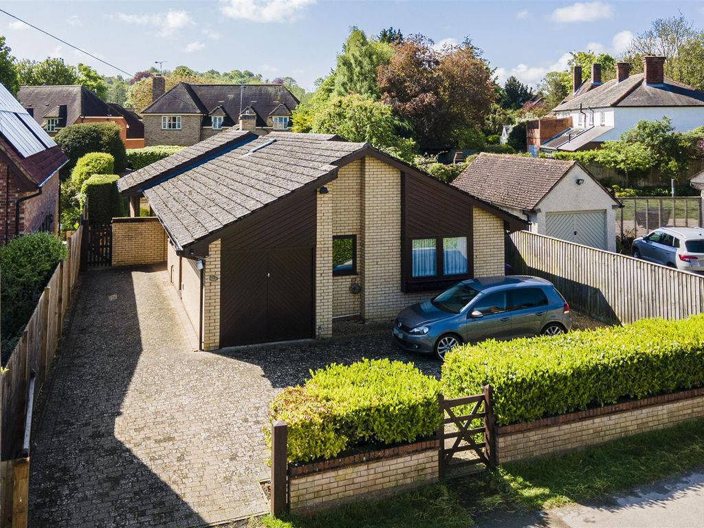 4 bed detached bungalow for sale in Garden Walk, Royston SG8 Zoopla