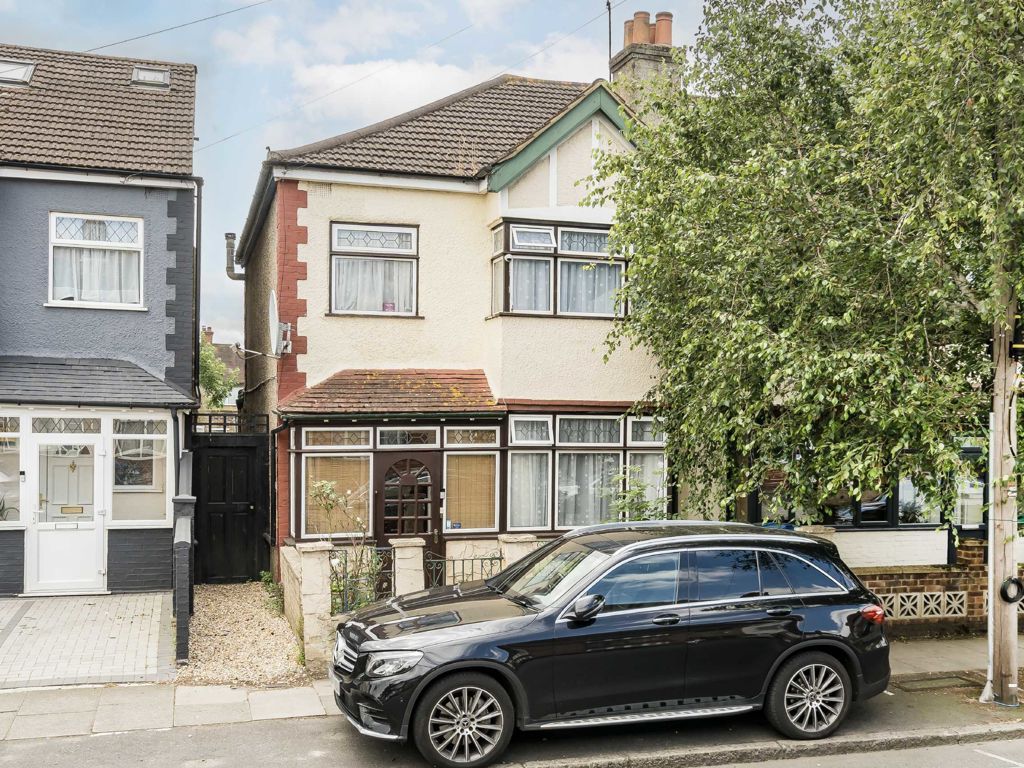 3 bed property for sale in Tamworth Lane, Mitcham CR4, £550,000 Zoopla
