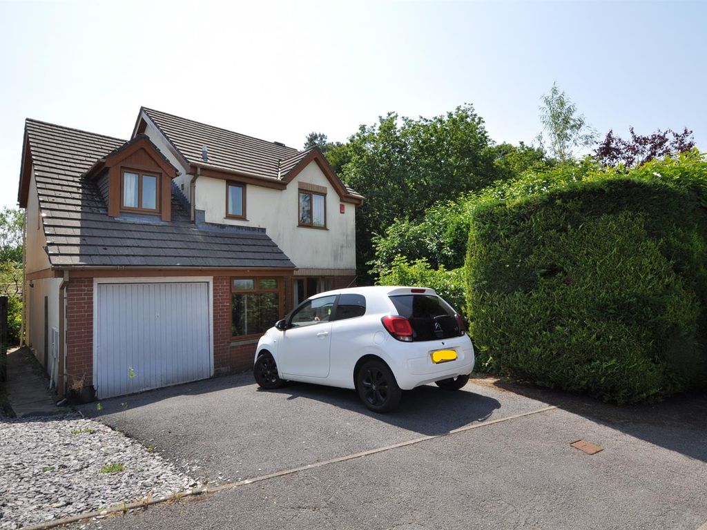 4 bed detached house for sale in Cwrt Y Gloch, Peniel, Carmarthen SA32