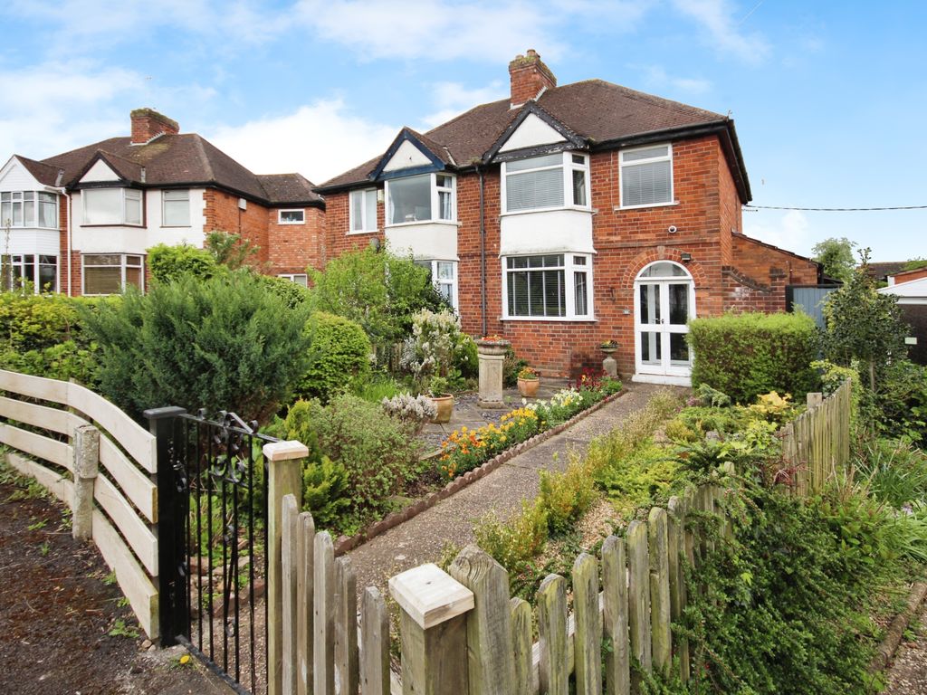 3 bed semidetached house for sale in Gresham Avenue, Leamington Spa