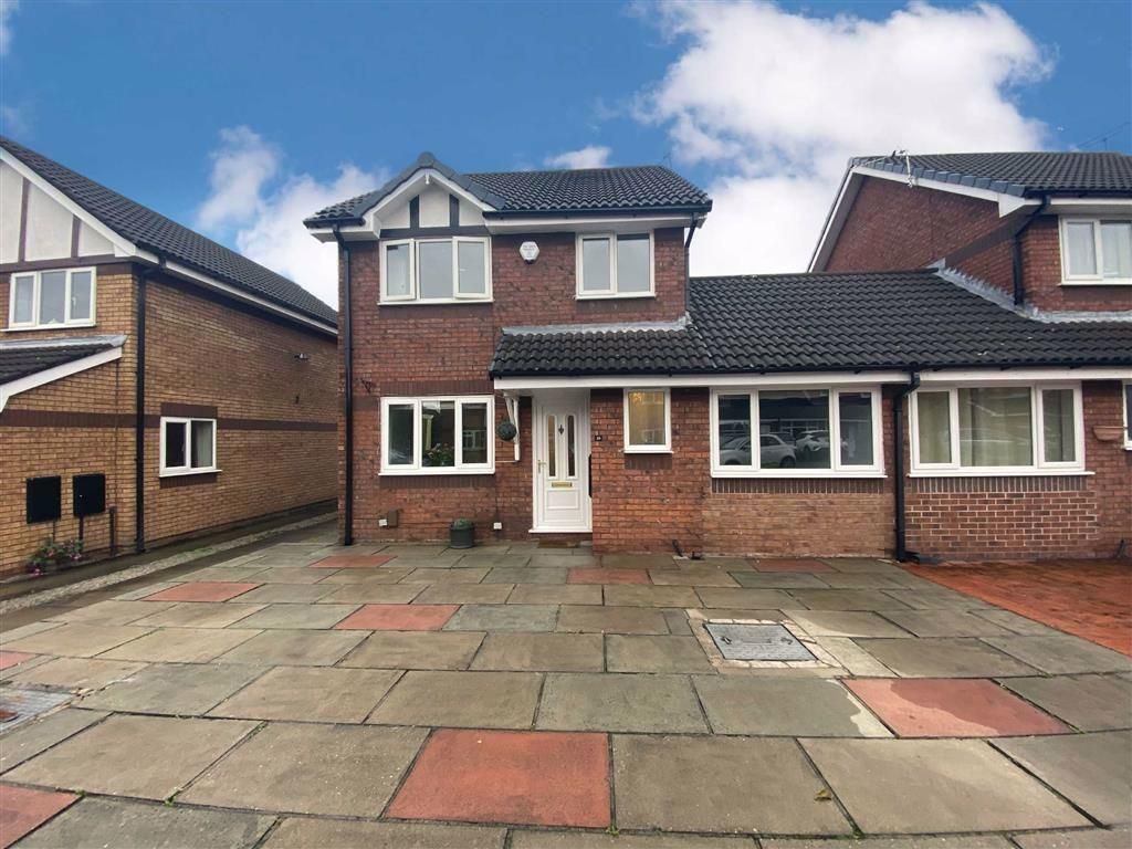 3 bed property to rent in Gawsworth Close, Timperley, Altrincham WA15