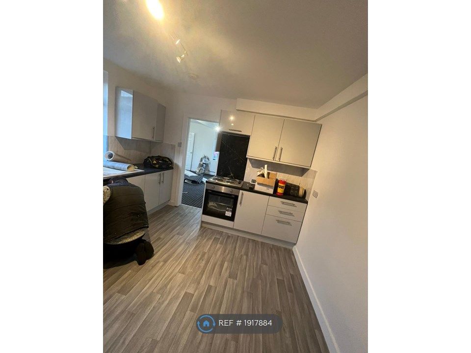 3 bed terraced house to rent in Markham Avenue, Armthorpe, Doncaster