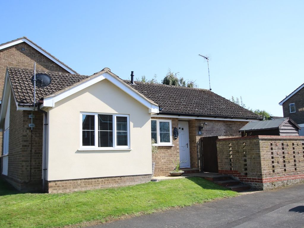 2 bed detached bungalow for sale in Britten Avenue, Stowmarket, Suffolk