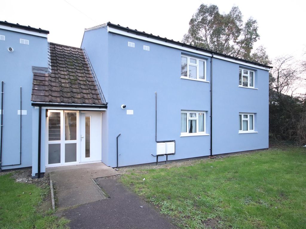 2 bed flat to rent in Musgrave Way, Fen Ditton, Cambridge CB5, £1,200