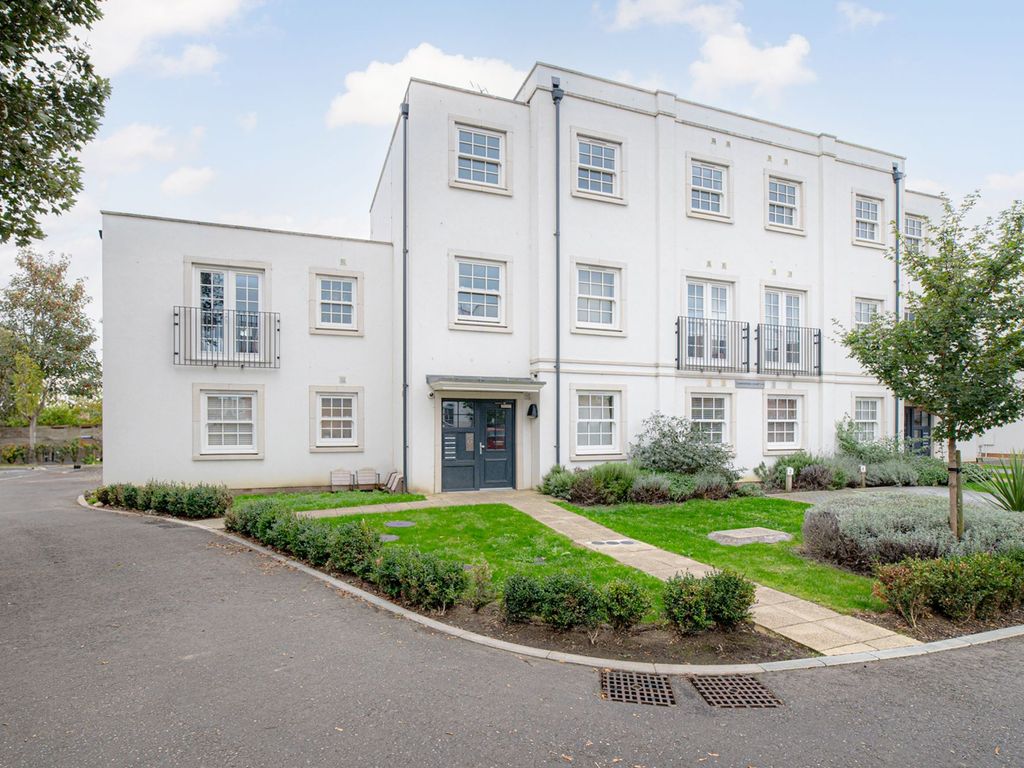 2 bed flat for sale in Clarence Road, Herne Bay CT6, £104,000 Zoopla