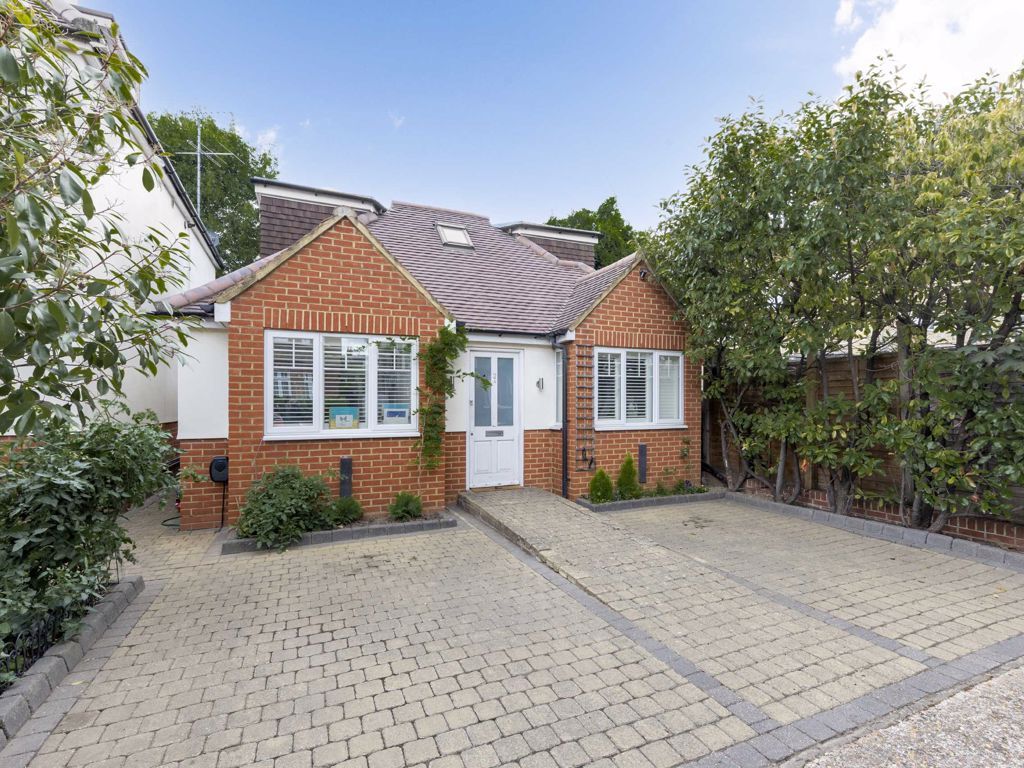 2 bed bungalow for sale in Chudleigh Road, Twickenham TW2 Zoopla