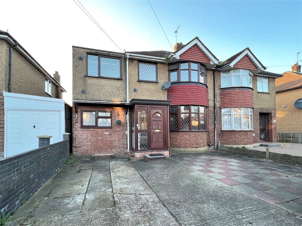 6 bed semidetached house for sale in Stanwell, Staines, Surrey TW19