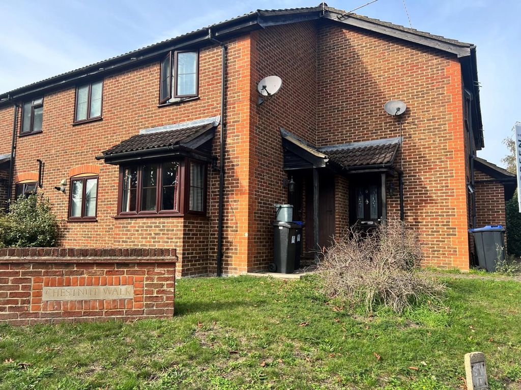 2 bed to rent in Chestnut Walk, Byfleet, West Byfleet KT14