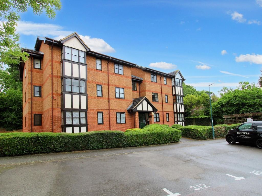 2 bed flat for sale in Osbourne Road, Dartford DA2, £200,000 Zoopla