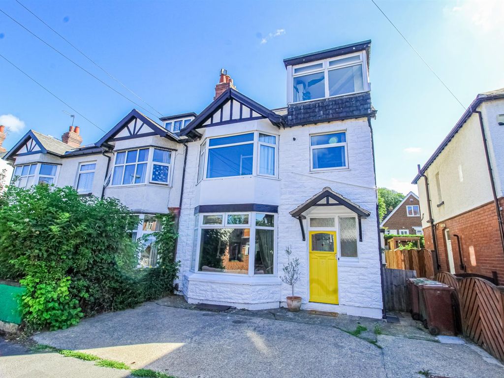 4 bed semidetached house for sale in Park Avenue, Castleford WF10 Zoopla