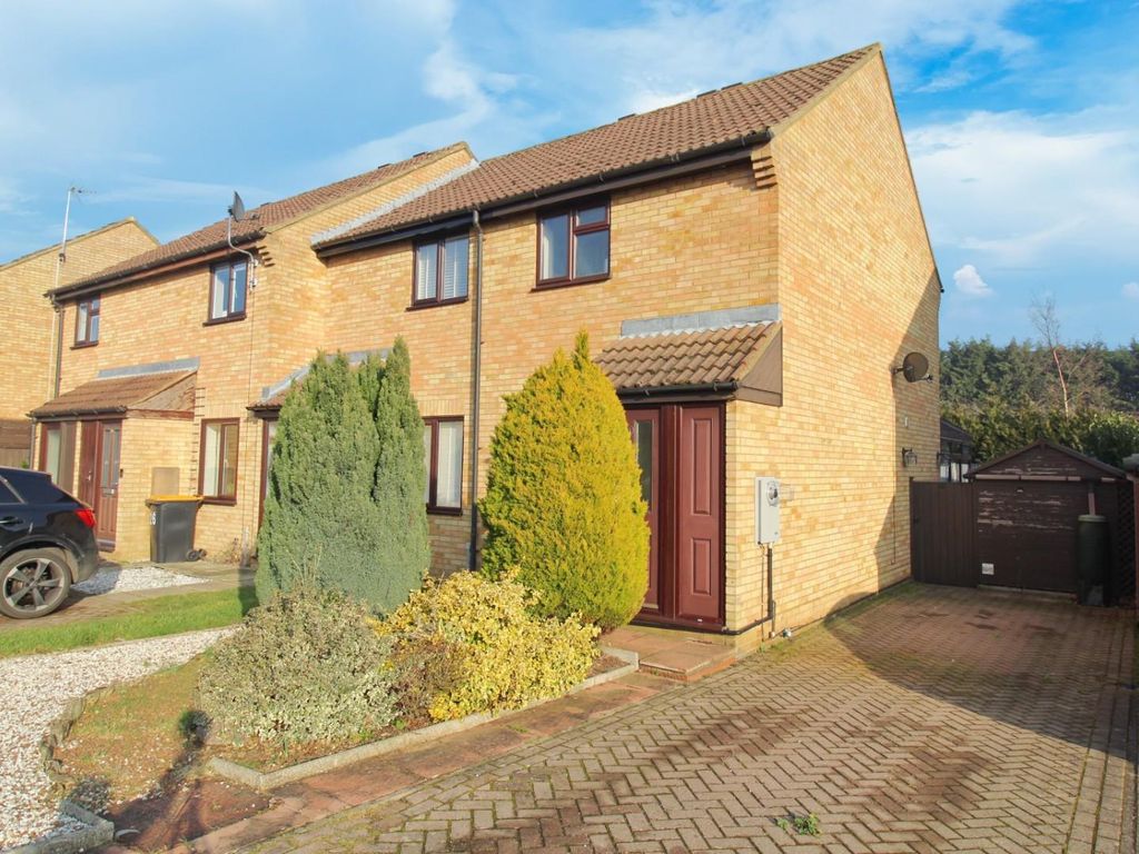 2 bed end terrace house for sale in Swallowfield, Wyboston, Beds MK44