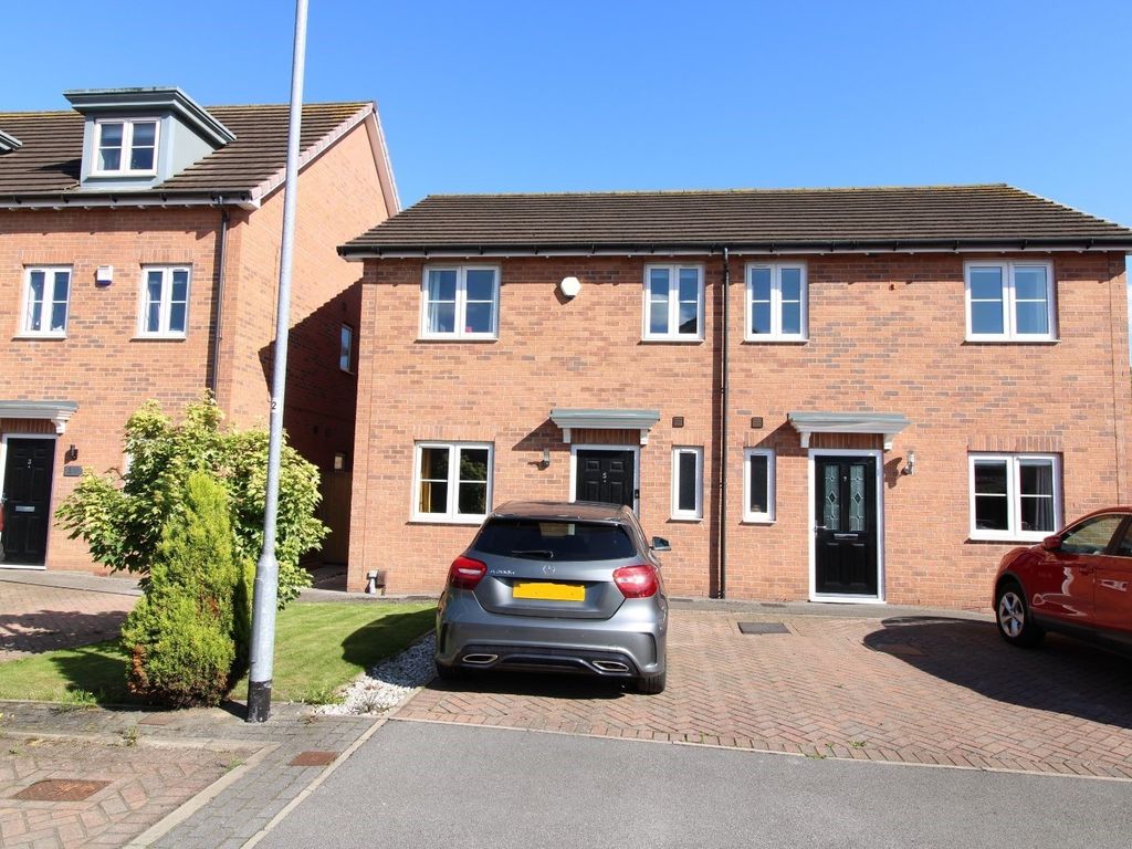 3 bed semidetached house for sale in Ashley Mews, Castleford, West