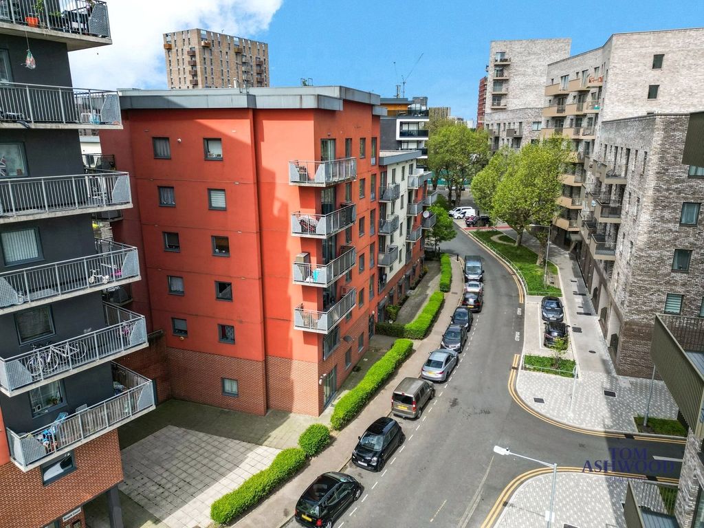 1 bed flat for sale in Runnel Court, Spring Place, Barking IG11, £