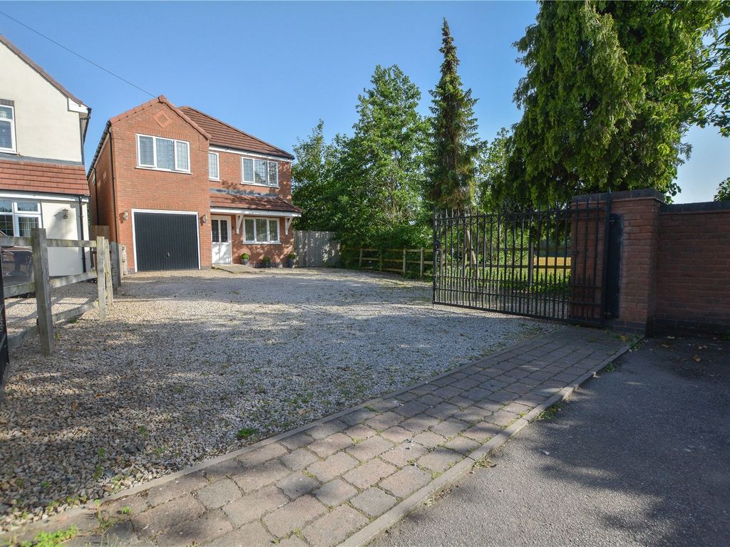 4 bed detached house for sale in Sutton Road, Mile Oak, Tamworth B78