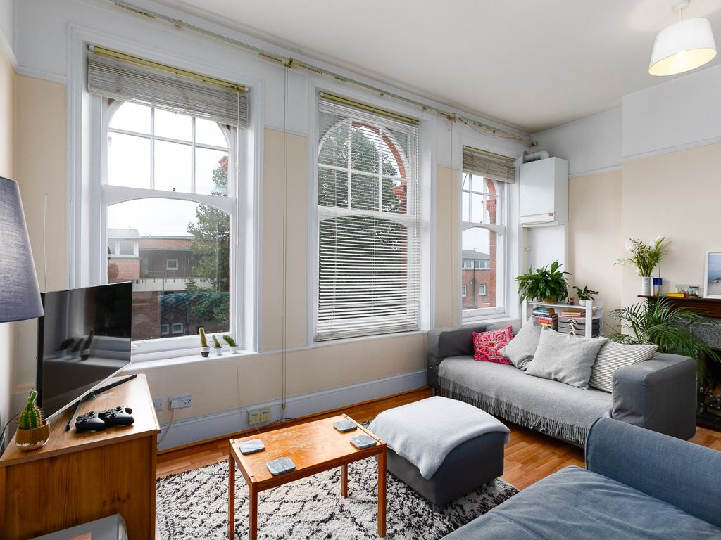 1 bed flat to rent in Highbury Park, London N5, £1,950 pcm Zoopla