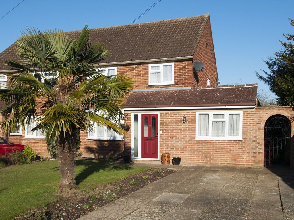 4 bed semidetached house for sale in Talbot Avenue, Slough SL3, £